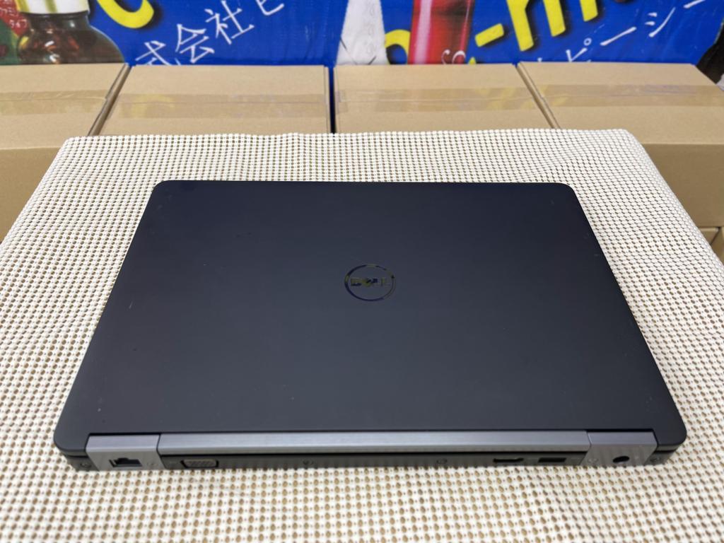 DELL Latitude E5270 Mode 2017 /12.5inch Full led / Core i3 / 6100U  / 2.30GHz  / Ram 4G / SSD 128G / Win 10 Pro tiếng việt  / MS: 20220803 5366
