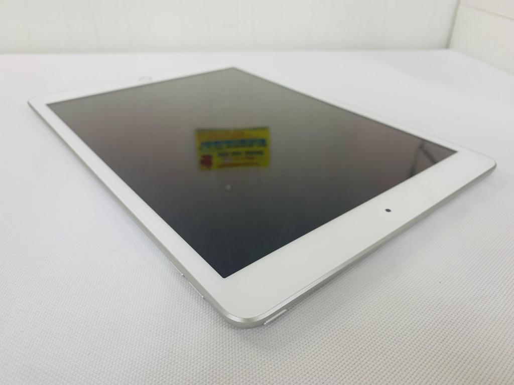 iPad Gen 7 2019 10.2inh Wi-Fi + only 32Gb Màu Silver ( Trắng ) Máy con đẹp 94-95% Pin 89% Máy Trần + kpk Ms: MHMK