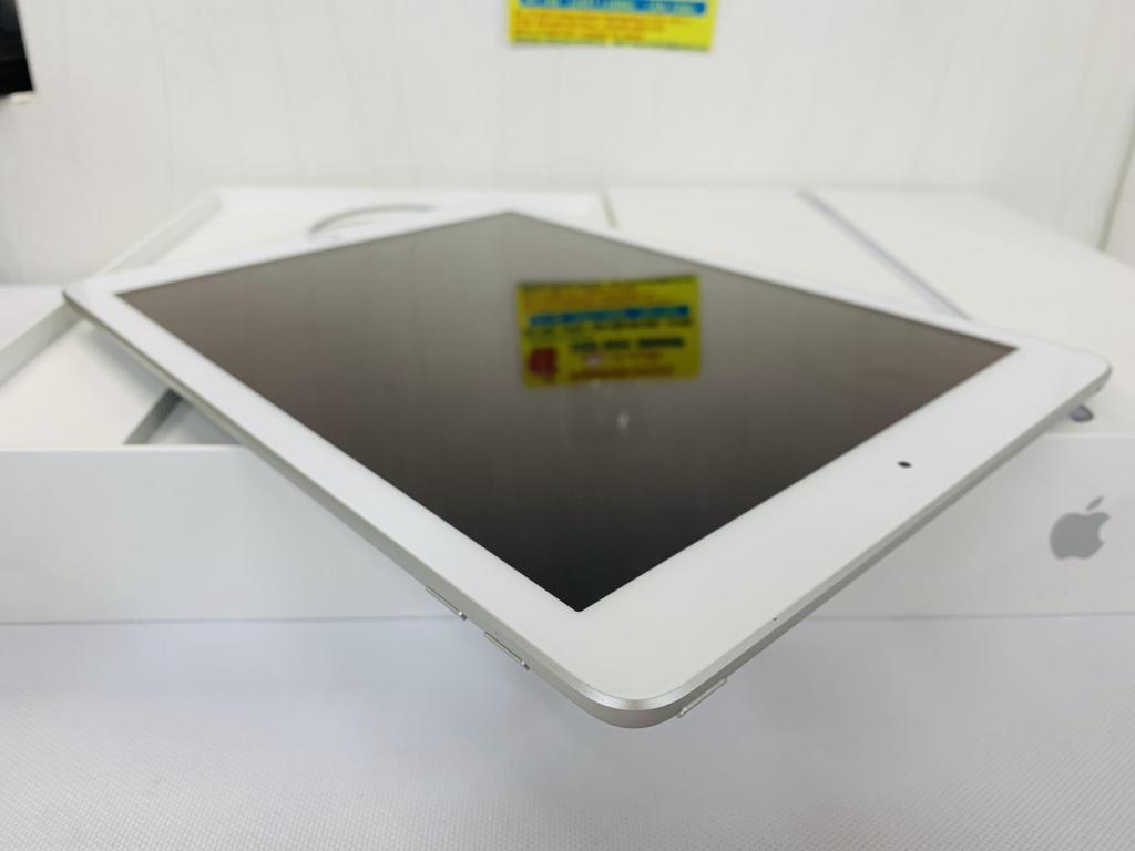 iPad Gen 6 2018 9.7inh Wi-Fi + only 32Gb Màu Silver ( Trắng ) Máy con đẹp 98% Pin trên 90% Máy Hộp + sạc Ms: sl09