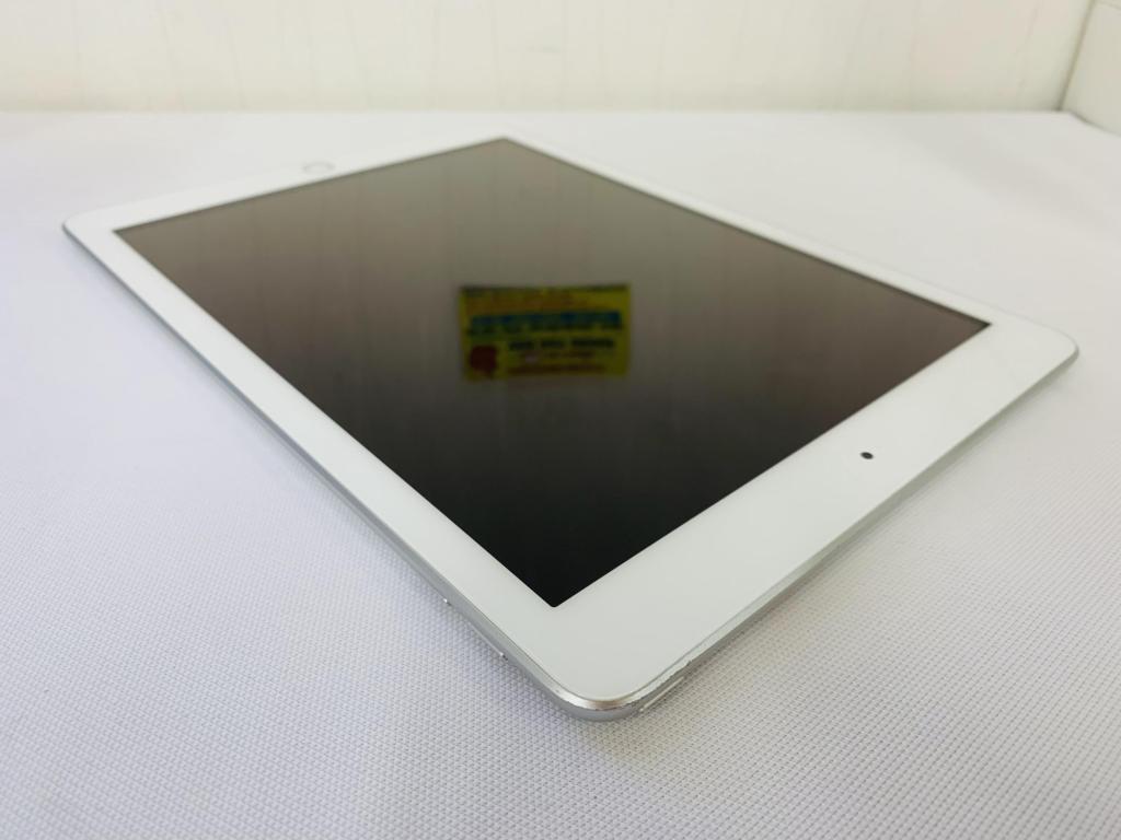  iPad Gen 6 2018 9.7inh Wi-Fi + only 32Gb Màu Silver ( Trắng ) Máy con đẹp 98% Pin trên 86% Máy trần + kpk Ms : fbw JC4V