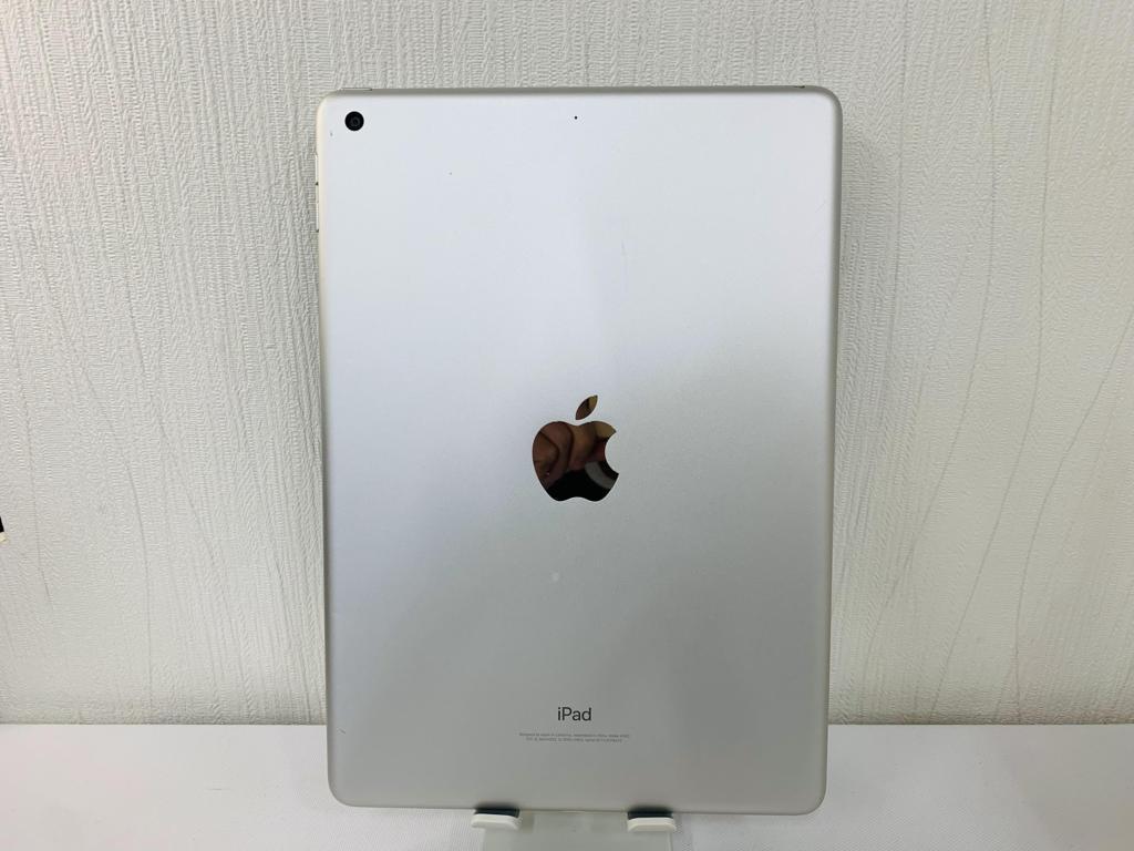 iPad Gen 5 2017 9.7inh Wi-Fi + only 32Gb Màu Silver ( Trắng ) Máy con đẹp 93-94% Pin trên 86% Máy trần + kpk Ms : fbw : JOYQ