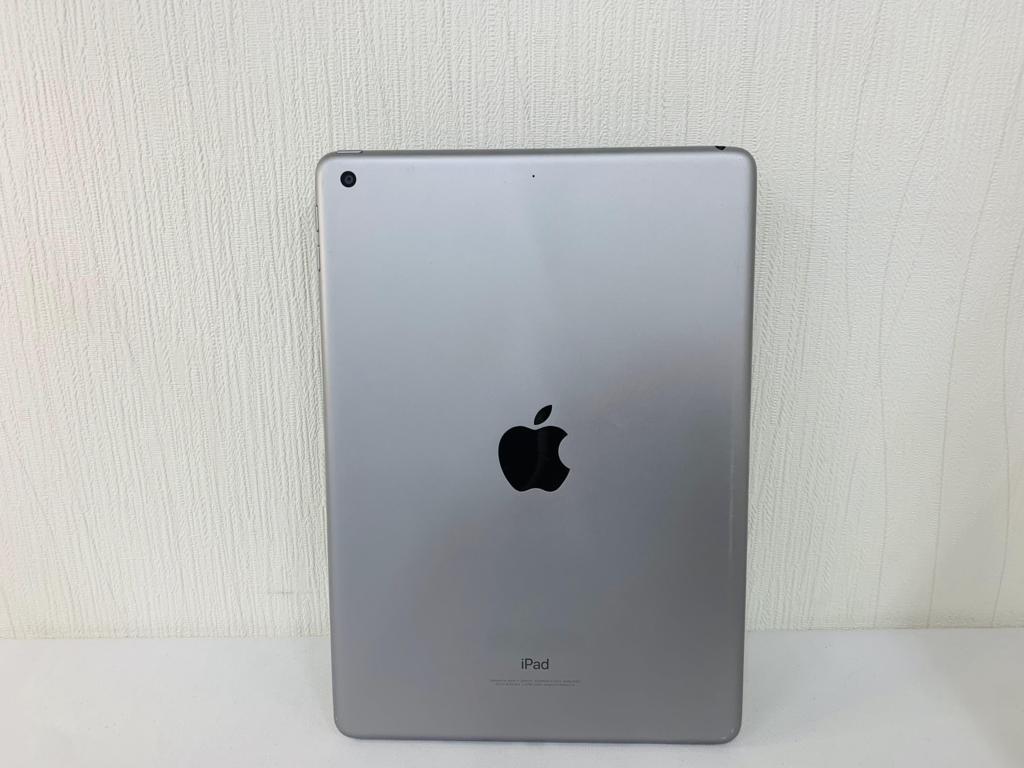 iPad Gen 5 2017 9.7inh Wi-Fionly 32Gb Màu Gray ( Đen ) Máy con đẹp 90-91% Pin 80% Máy trần + kpk Ms: MKRA