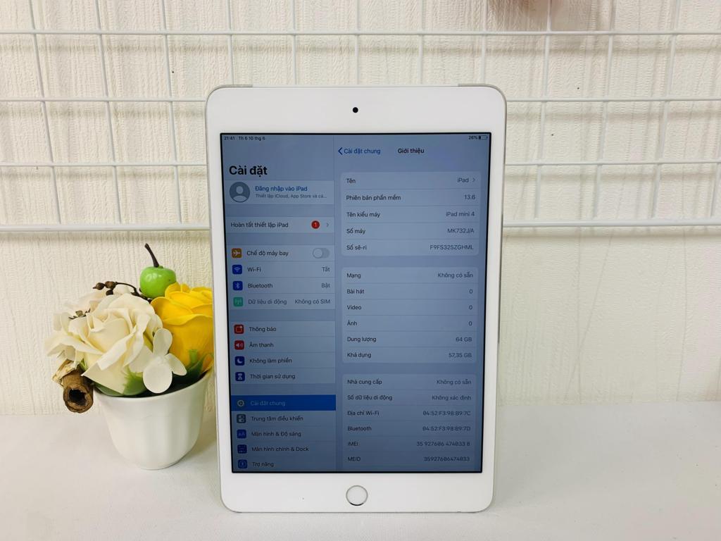 iPad Mini 4 7.9in 64GB Wifi + Cell (Về VN gắn sim vào sài) / Màu Silver ( Trắng )/ Qsd đẹp tầm 92-93% / Pin 74% Máy trần + kpk / Msfbw: 6474