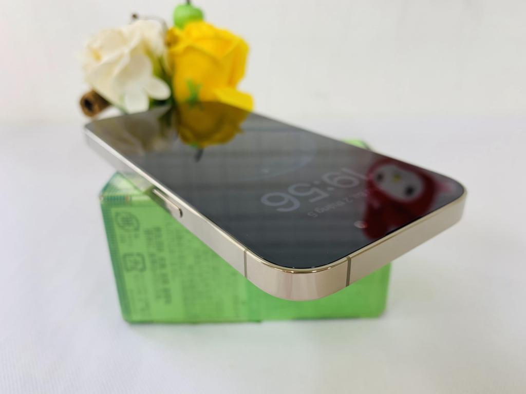 iPhone 14Pro 256G 6.1" / Gold ( Vàng ) / QT( SB▲) / Máy Qua sử dụng 99,9% ) chỉ lở bóc siu ra duy nhất / Hàng Trả BH / MS: 2709