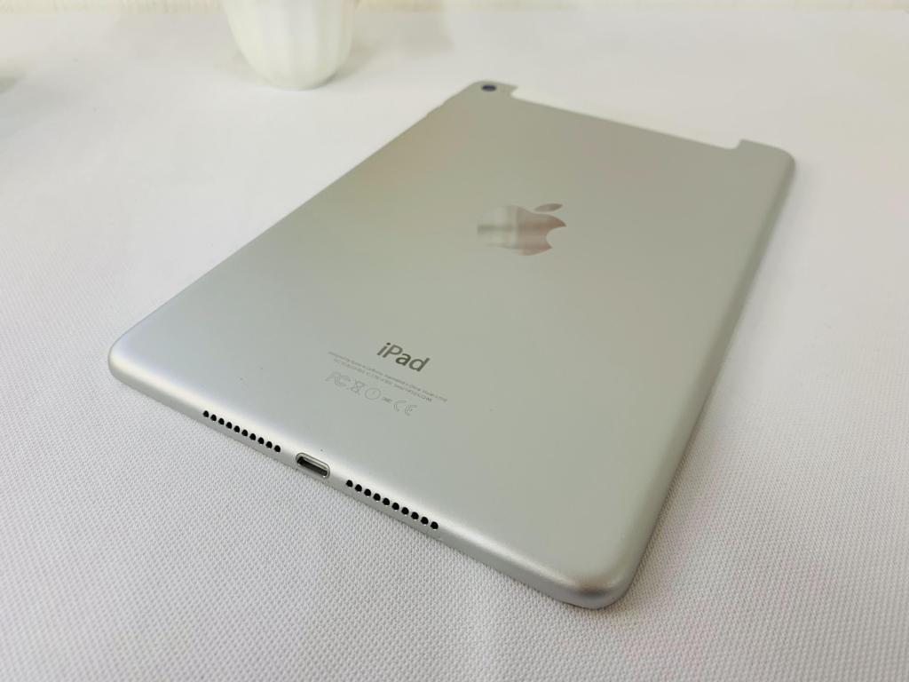 iPad Mini 4 7.9in 64GB Wifi + Cell (Về VN sài sim mạng) / Màu Silver ( Trắng )/ Qsd đẹp tầm 93-94% / Pin 74% Máy trần + kpk / Msfbw: 6474