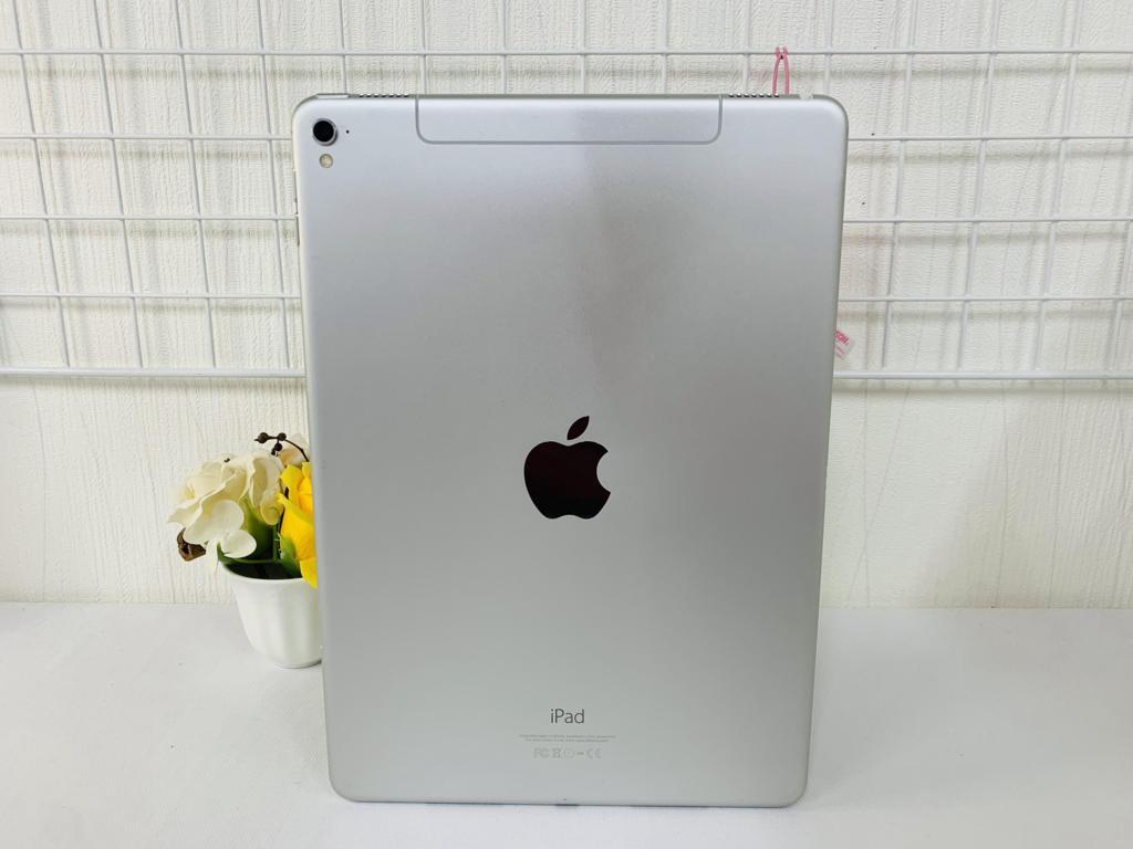 iPad Pro 9.7inh 32G Wifi + Cell (Qte sài sim mạng) / Màu Silver ( Trắng ) / Qsd đẹp tầm 98% / Pin 100% / Msfbw: 4173