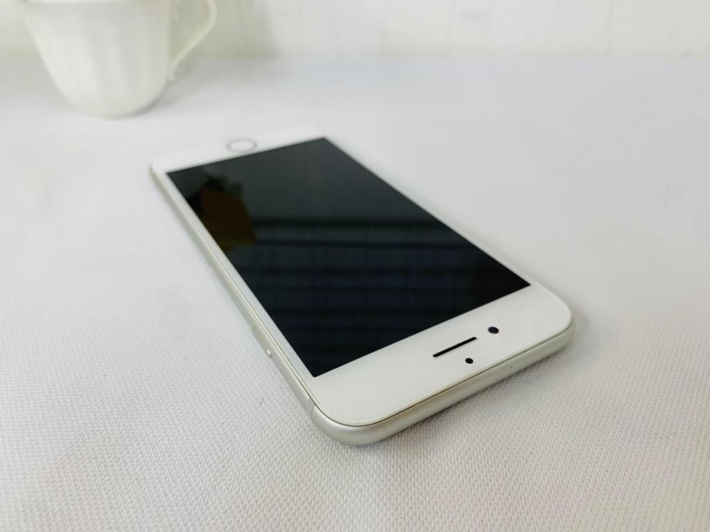 iPhone 7 4.7in 32GB Màu Silver ( Trắng ) Qt ( DCMo ) Qua SD còn đẹp 97-98% / Pin 89% Máy Trần + KPK Ms: 0166