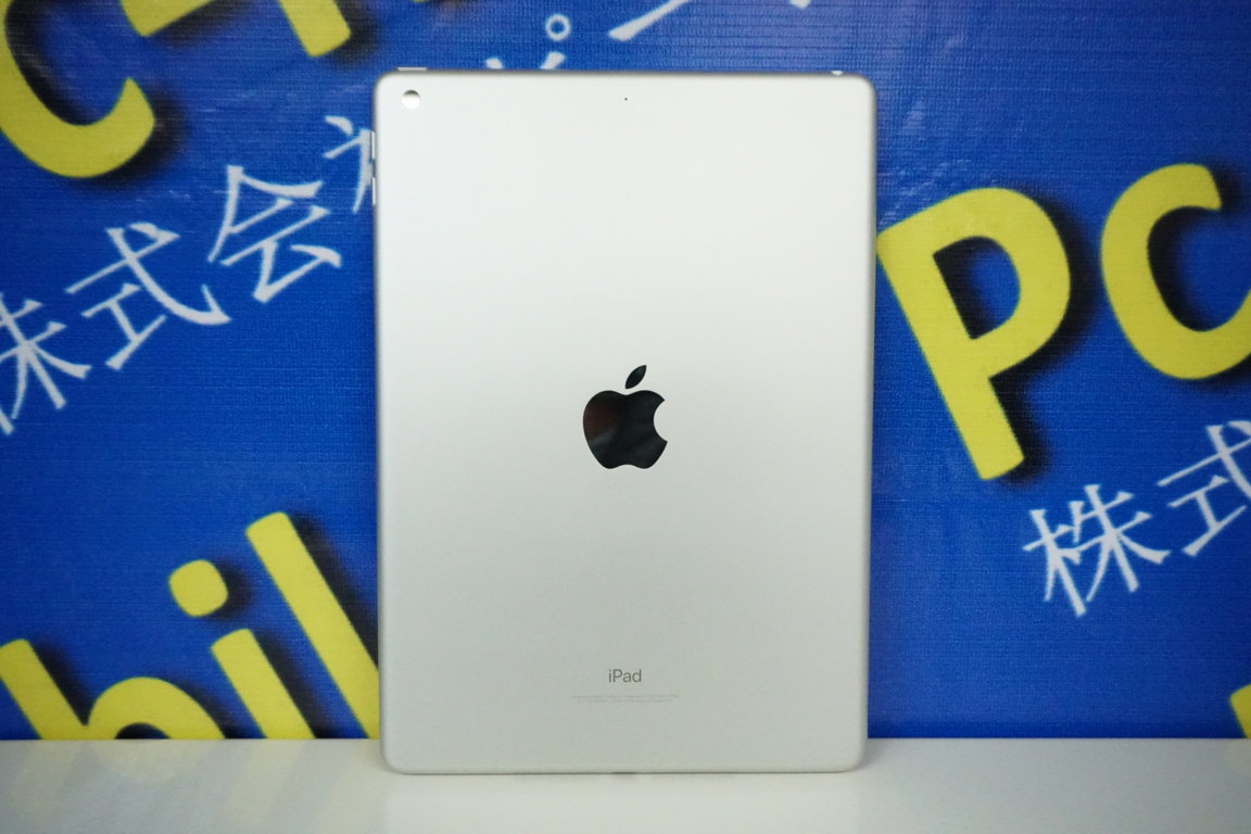 - iPad Gen5 2017 9.7inh / 32G / QSD 99% / Máy Trần KPK / Wifi Only / Màu Silver ( Trắng Bạc ) / Pin 100% / MS : 5c
