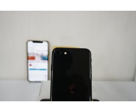 iPhone SE 2020 4.7inh / 64Gb/ Quốc Tế ( DCMo) / QSD còn đẹp tầm 97-98% / Pin 86% Màu Black ( Đen ) Máy trần + KPK / MS: 3164
