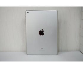 iPad Gen6 2018 9.7inh / 32G QSD đẹp 96-97% / Máy Trần + KPK / Wifi / Màu Silver ( Trắng ) Pin 97% MsfbW: 2CZT